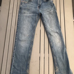 Jeans baggy - Dom är i bra skick men lite slitna vid hälen