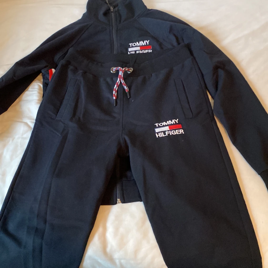 Tommy hilfiger tracksuit - 90