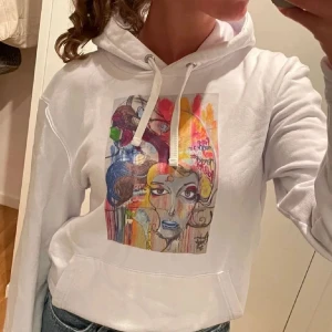 The cool elephant hoddie  - Säljer denna då den inte passar längre 🥰  Lånad bild