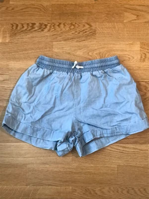 Shorts - Blå shorts från na-kd, bra skick.