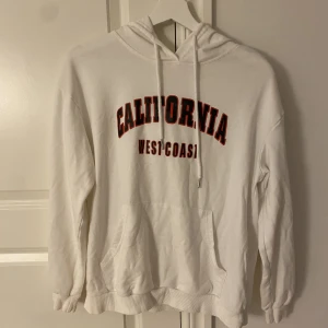 Hoodie  - Hoodie i bra skick och storlek S💓