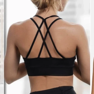 Sport-bh från Stronger!  - Använd några få gånger, kommer inte till användning längre.  Ny pris 399kr. 