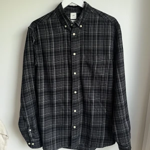 Skjorta - Skjorta, sparsamt använd