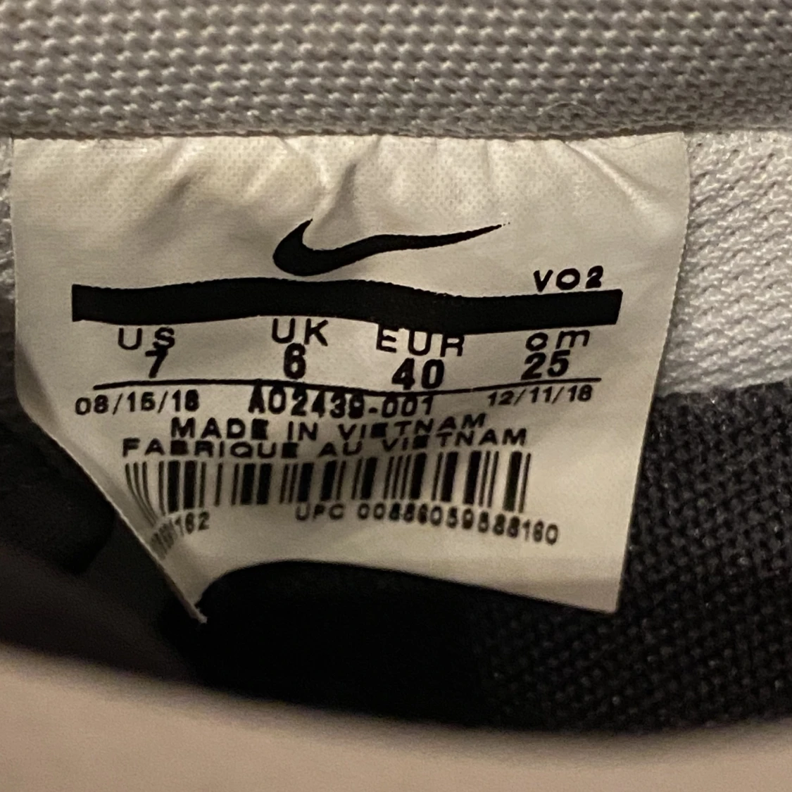 Svarta och vita lowtop Nikes  - 91