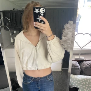 Tröja med dragkedja  - En jätte fin tröja från hm, 70kr+frakt  Storlek XS💖