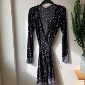 Michael kors klänning - Omlottklänning från Michael Kors