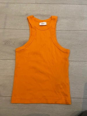 Oanvänt linne från Gina  - Funnits i djur och rökfritt hem. Se gärna mina andra annonser. 