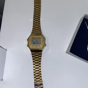 Klocka - Klocka från casio. Kan skickas mot frakt eller mötas upp i Falun.💗