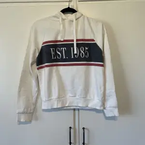 Hoodie från Gina tricot i storlek xs 45 kr + frakt 🥰