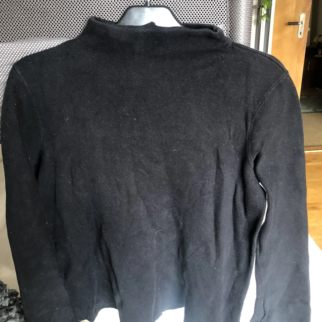 Svart tröja  - 90