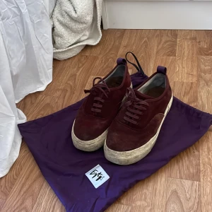 Eytys 41/42 - Säljer mina eytys i denna goa färg