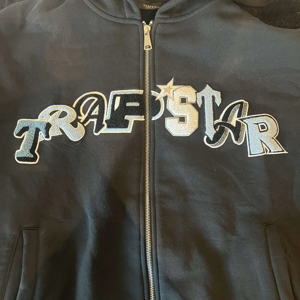 Trapstar tracksuit oanvänd 1:1 kopia. Hoodies.