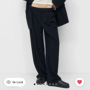 Kostymbyxor - Helt nya oanvända kostymbyxor från pull&bear🪩