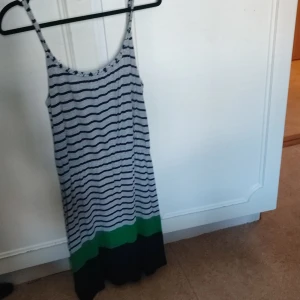 Klänning - Klänning från kapp ahl i storlek s i fint skick 