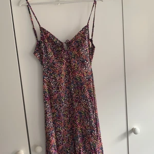 Klänning - Midiklänning från hm. Storlek S.