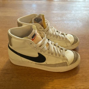 nike blazers - sprillans nya i storlek 42.5 säljer för jag behöver pengar