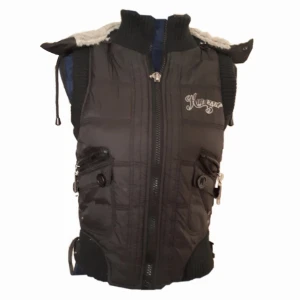 Brun väst - En mörkbrun puffig väst i storlek S. Massa fickor och snöre man kan dra in luvan med. Fint skick! Finns fler bilder