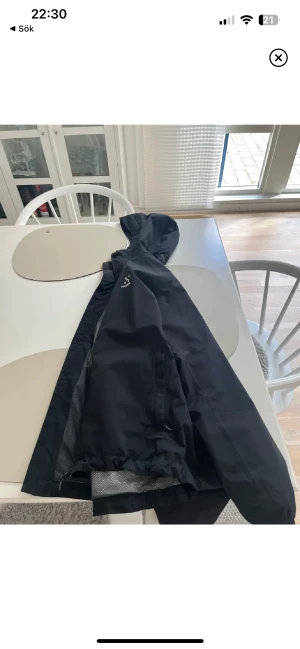 Haglöfs skaljacka  - Knappt använd, väldigt fint skick. Storlek M men passar även L Hör av er vid fler funderingar 