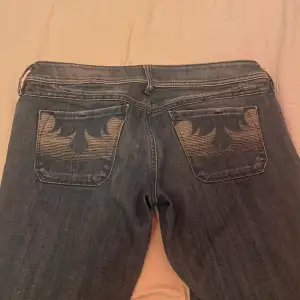 Lågmidjade diesel jeans , står att det är strl 31 men skulle säga att dom är något mindre