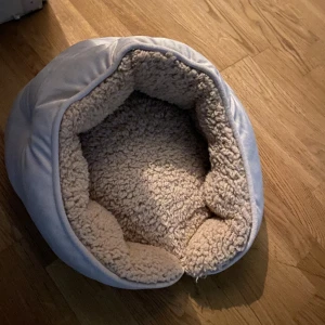 Katt/hund säng - Passar för små hundar och kattungar