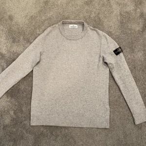 Stone island crewneck - Fin stone island sweater cond 9/10 💸 nypris 3000
