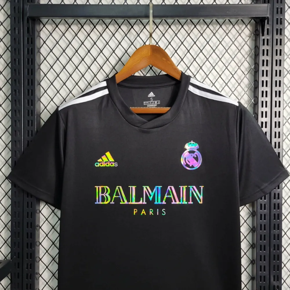 Riktigt fett Real Madrid X Balmain Tröja 10/10 kvalitet ⬛️⬜️ Några funderingar så är det bara att skriva. T-shirts.