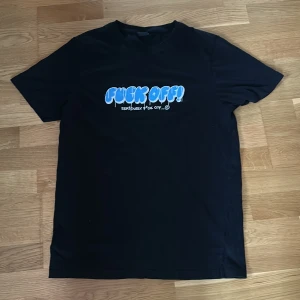t-shirt - fuck off t-shirt, knappt använd! från newyorker storlek M