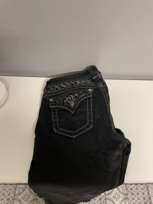 Miss me jeans  - Miss me jeans i storlek 30 . Jättefina  men säljer  dem då de är för stora för mig 