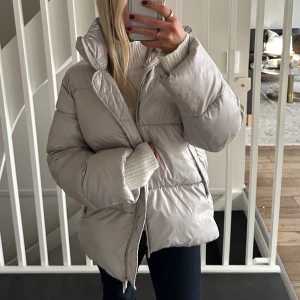 Jacka  - Jätte fint skick!❤️köppt för 1200kr