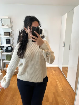 Stickad tröja  - Köpt från Gina tricot. Inga defekter alls. Storlek S