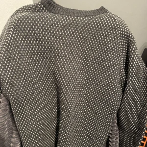 Varm hösttröja - Riktigt varm och gosig hösttröja. Värmer på rätt bra. 