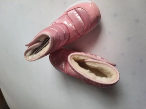 Kids shoes - Bought but not used as it was smaller for my girl.