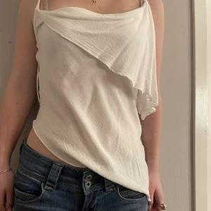 Linne - Jättegulligt linne från stradivarius! Köp gärna med direkt knappen! 