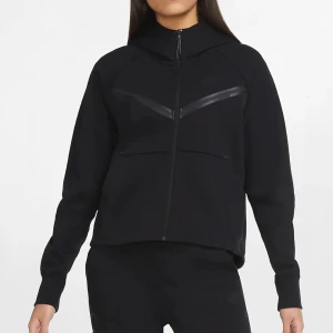 Nike tech  - Nike tech fleece  Bra skick  Köpt för 2000  