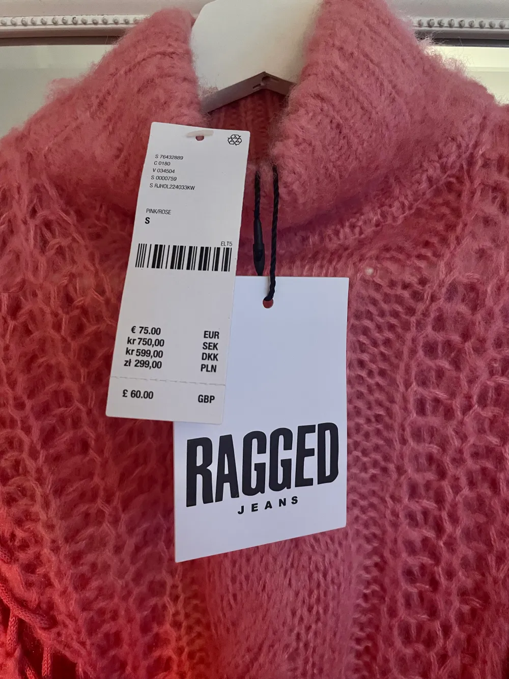 Never worn Ragged Jeans sweater, size S. Original price 750kr. Goes a bit oversized . Tröjor & Koftor.