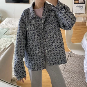 Tweed jacka - Superfin tweed jacka från Tryex. Står ej storlek, men sitter oversized på mig som brukar ha S. Så skulle säga mellan M-L. 