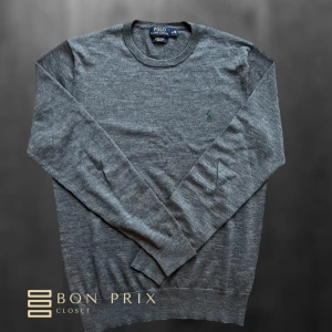 Ralph lauren tröja - Rikigt snygg Ralph lauren teöja i merino ull🫧 storlek L men passar även M.   Skriv vid frågor eller funderingar✨