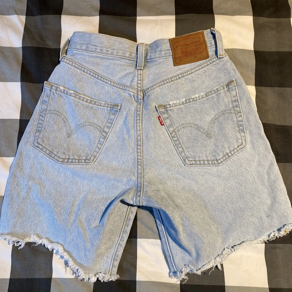 Levi’s 501 shorts. Endast tvättade, ej använda 🖤. Jeans & Byxor.