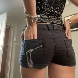 Coola shorts - Svarta vintage shorts. Superfina och inga defekter. (Billigare frakt vid ”köp nu”)