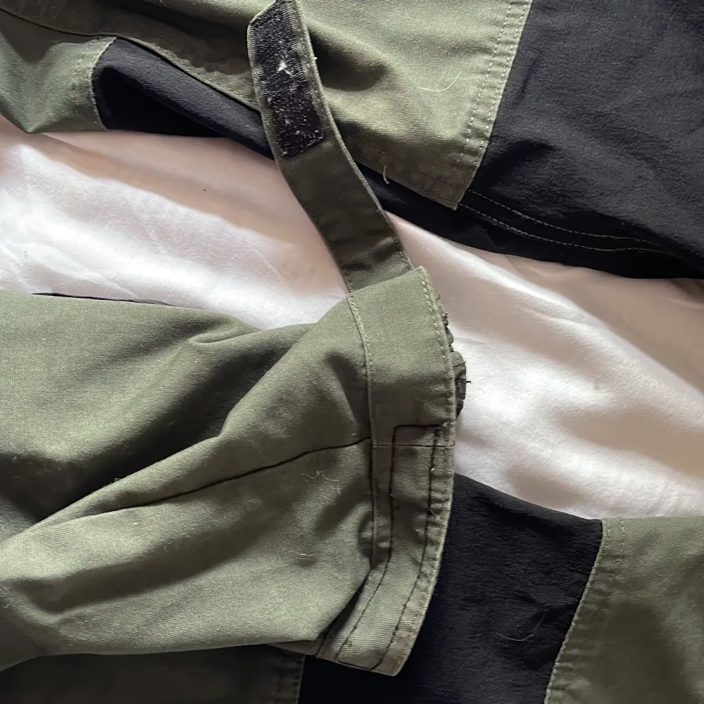 Begagnade friluftsbyxor från Bluewear Storlek 46. Farkut & Housut.