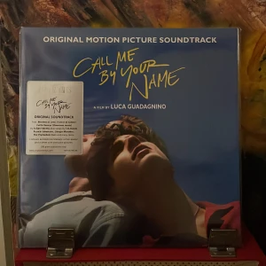 call me by your name LP skiva - Säljer min cmbyn skiva eftersom den inte kommer till användning. Jättebra skick och köpte den för 400kr helt ny. Säljer för 300❤️