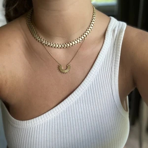 BIANCA INGROSSO X GULDFYND - Oanvänt halsband från guldfynd x Bianca. Förgyllt silver, nypris 799:- köpare står för frakt 🤝Alt mötas upp i Kungsholmen! 