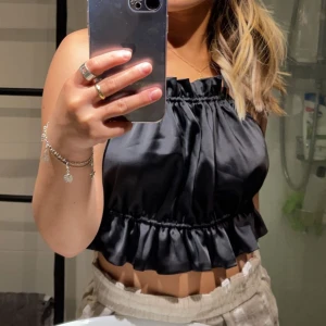 Fest topp - Svart festtopp💕