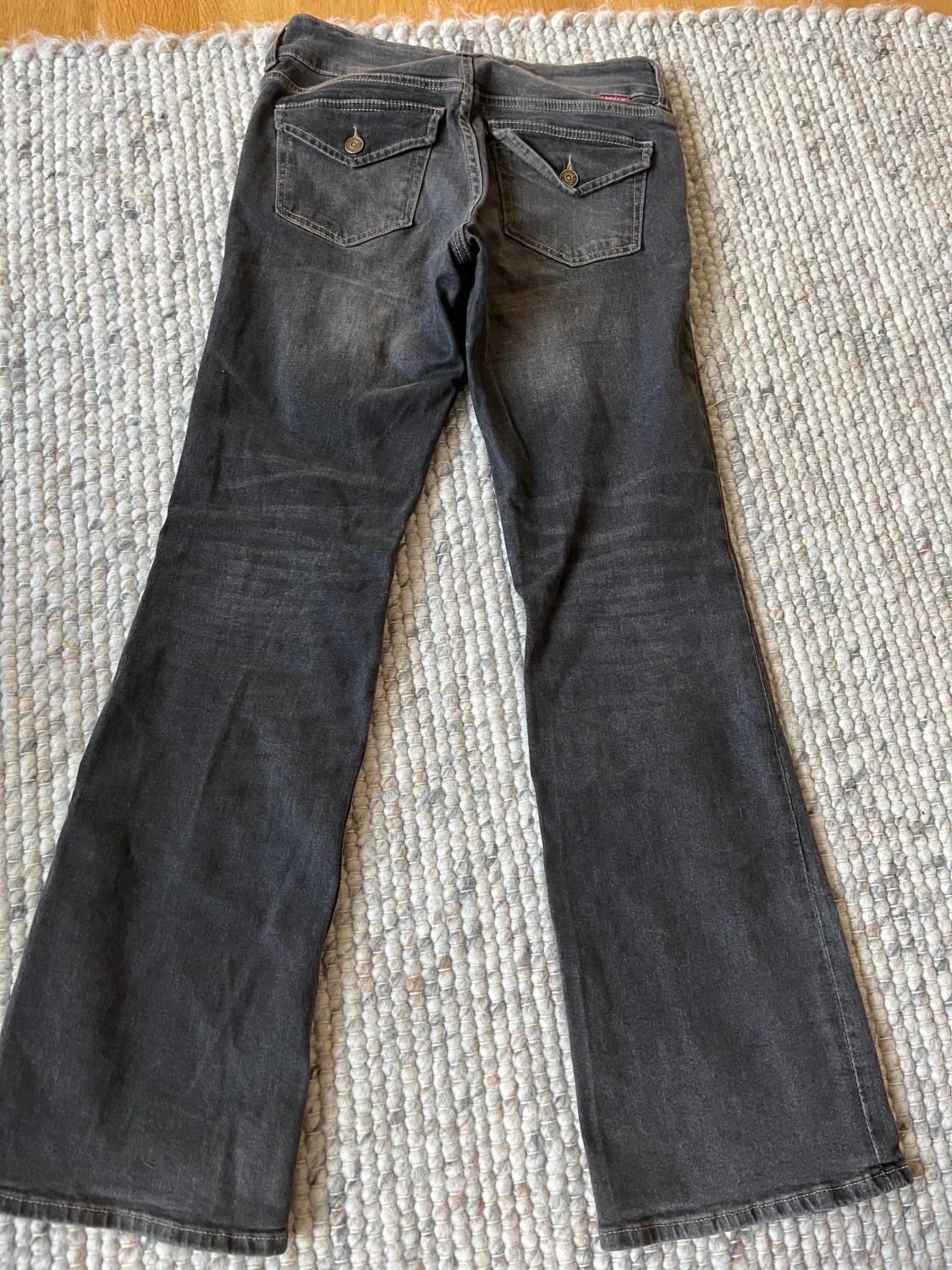 bruna lågmidjade jeans ❤️