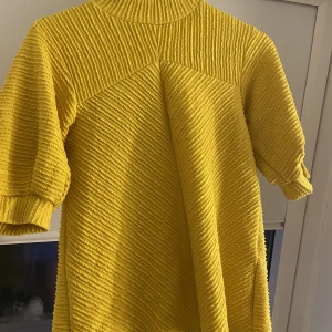 Stockholm tröja - Söt tröja från Stockholm.  Som ny, använd cirka 2 gånger!  Säljer för att den inte kommer till användning. 