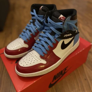nike air jordan 1 high og fearless - size us 9,5 - eu 43 condition 9/10, close to new! 
