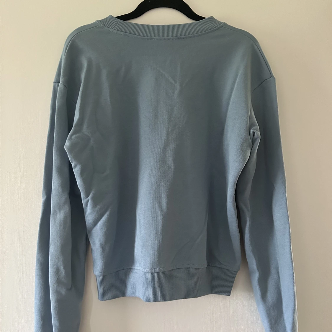 Ljusblå swetshirt  - 90