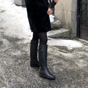 Hunter stövlar - matt svart - Stövlar i storlek 37, väldigt bra skick (använd 3-5 gånger). 