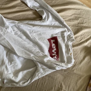 Levis  - Väldigt fin Levis sweatshirt som inte kommit till användning, köpt i USA❤️