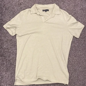 Pike  - Säljer denna ljusgröna piken eftersom jag knappast använder den. Den är i gott skick, inte en endaste skråma. Köptes för 100 kr och säljs för 50kr